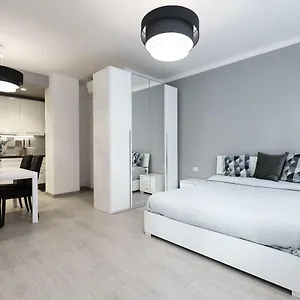 https://milan-center-apartment-studio-porta-romana.italymilanhotels.net